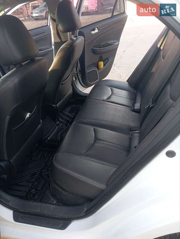 Седан BYD E5 2016 в Запорожье