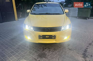 Хэтчбек BYD E6 2014 в 