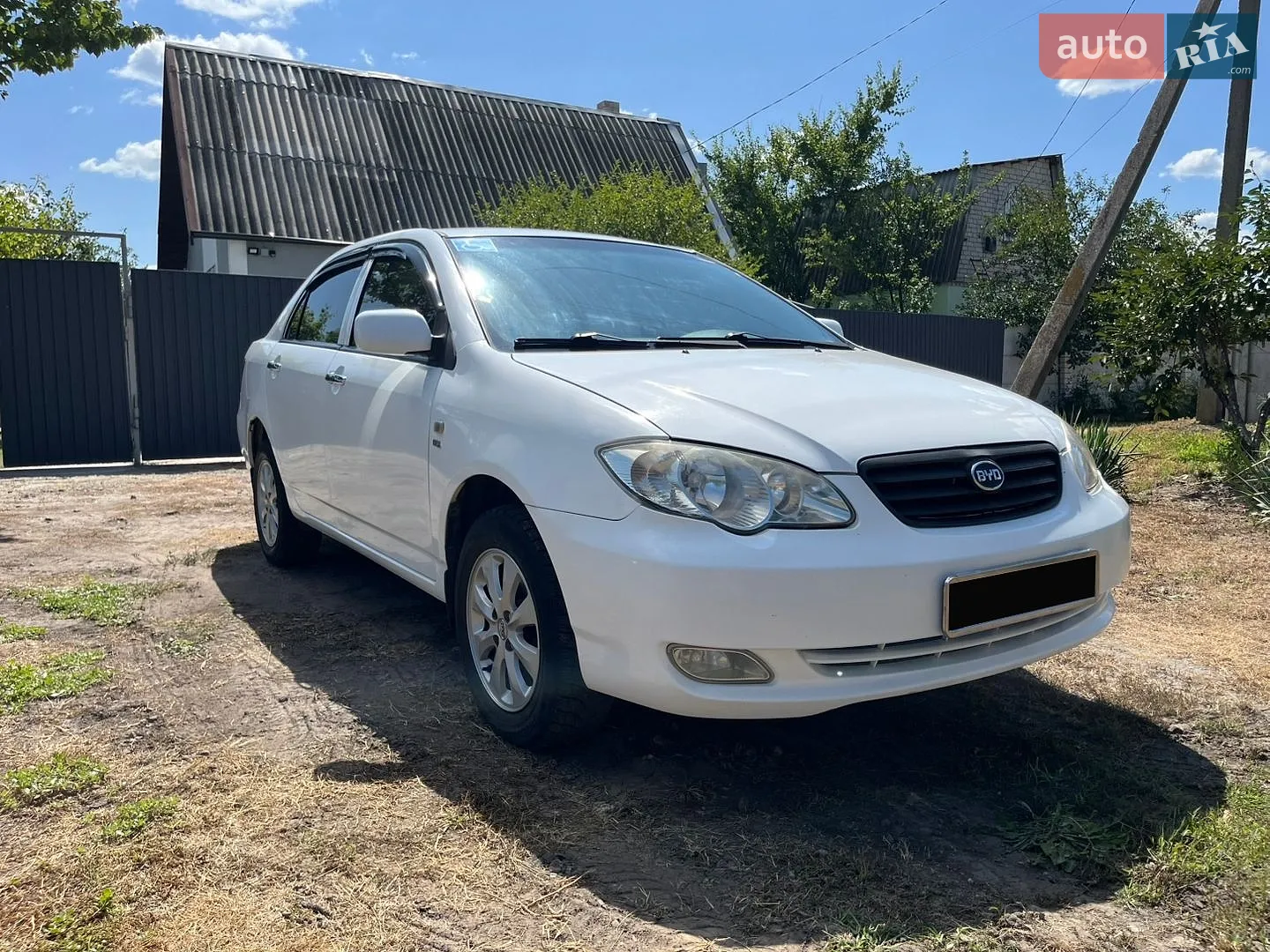 2014 BYD F3 - фото 1