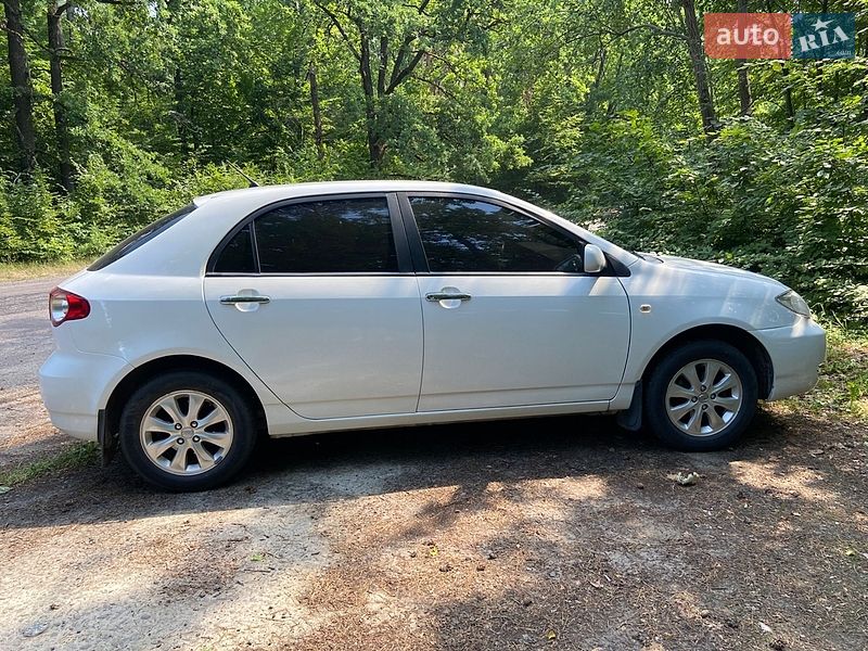 BYD F3R 2012