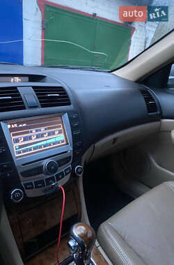 Седан BYD F6 2012 в 