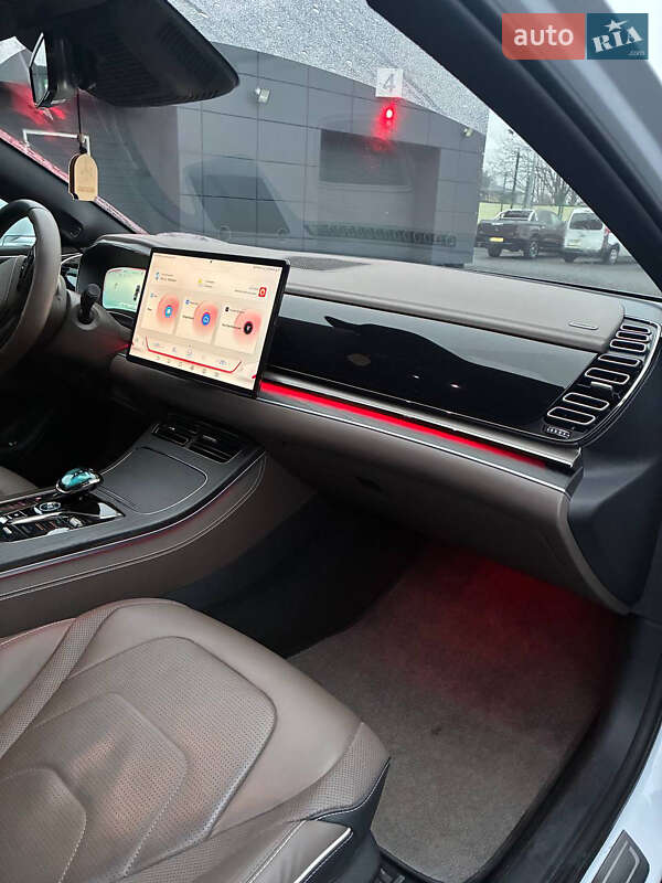 Седан BYD Han 2022 в Коростишеві