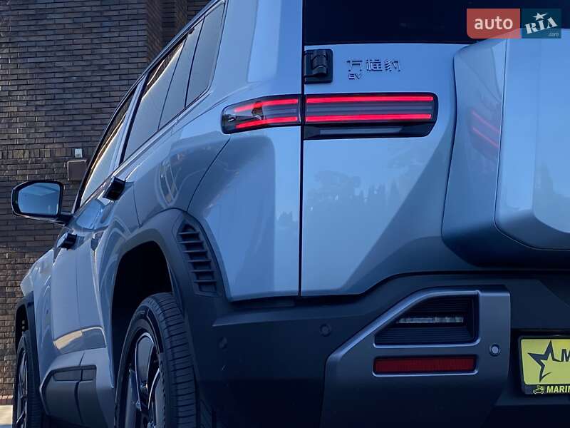 Позашляховик / Кросовер BYD Leopard 3 2025 в Погребах