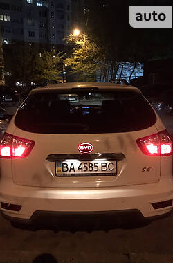 Внедорожник / Кроссовер BYD S6 2013 в Киеве