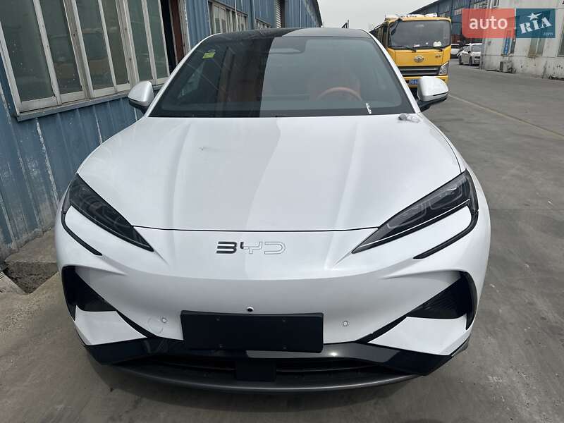 Позашляховик / Кросовер BYD Sea Lion 7 2025 в 