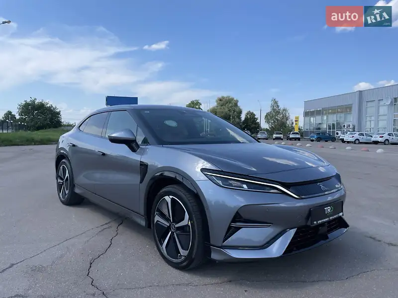 Позашляховик / Кросовер BYD Song L 2024 в 