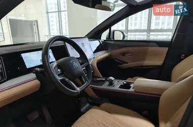 Позашляховик / Кросовер BYD Song L 2024 в 