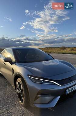 Позашляховик / Кросовер BYD Song L 2024 в 