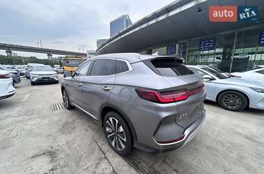 Позашляховик / Кросовер BYD Song Plus 2025 в 