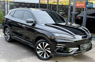 Внедорожник / Кроссовер BYD Song Plus 2023 в 
