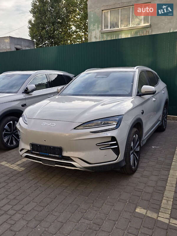 Позашляховик / Кросовер BYD Song Plus 2025 в 