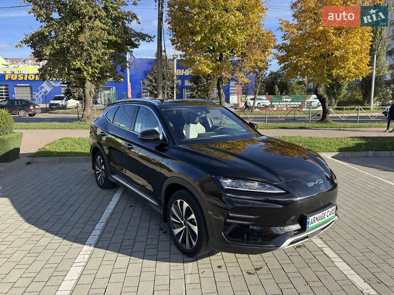 Внедорожник / Кроссовер BYD Song Plus 2023 в 
