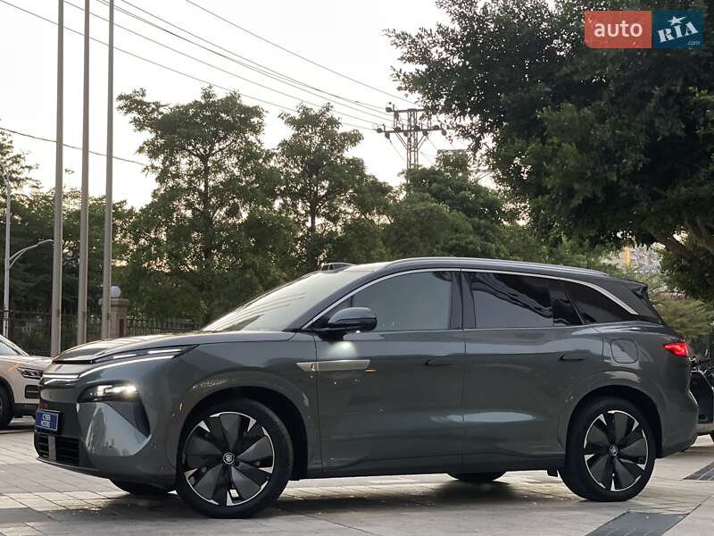 BYD Tang L 2025