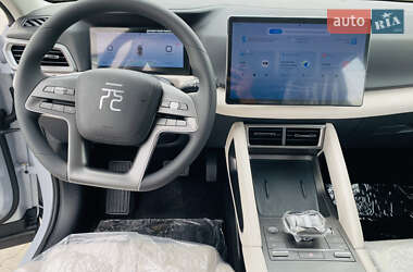Позашляховик / Кросовер BYD Yuan Up 2024 в 