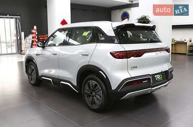 Позашляховик / Кросовер BYD Yuan Up 2024 в 