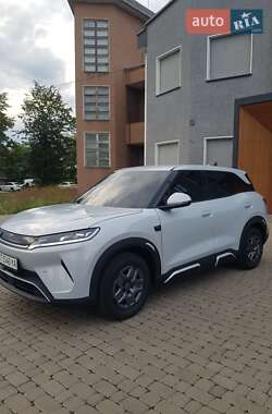 Позашляховик / Кросовер BYD Yuan Up 2025 в 