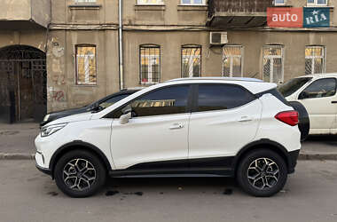Позашляховик / Кросовер BYD Yuan 2021 в 