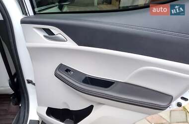 Позашляховик / Кросовер BYD Yuan 2022 в 