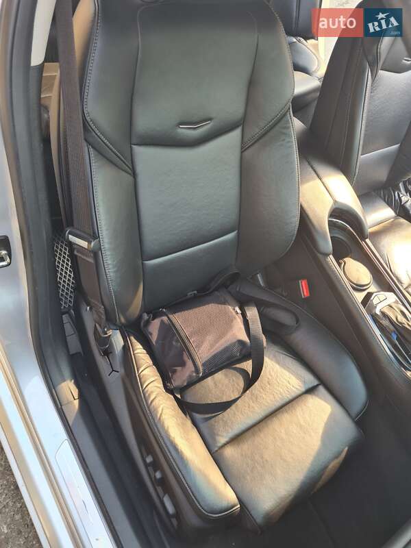 Седан Cadillac ATS 2013 в Чернівцях
