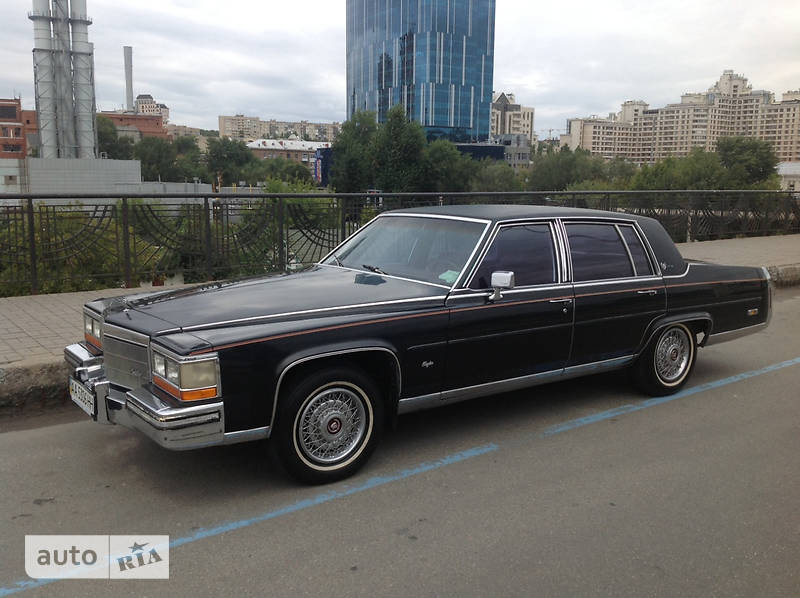 Седан Cadillac Brougham 1988 в 