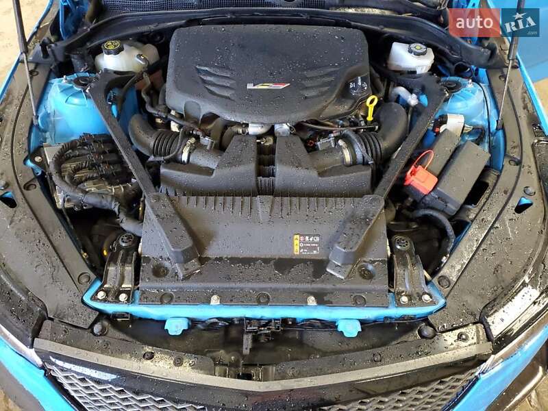 Седан Cadillac CT4-V 2022 в Львові