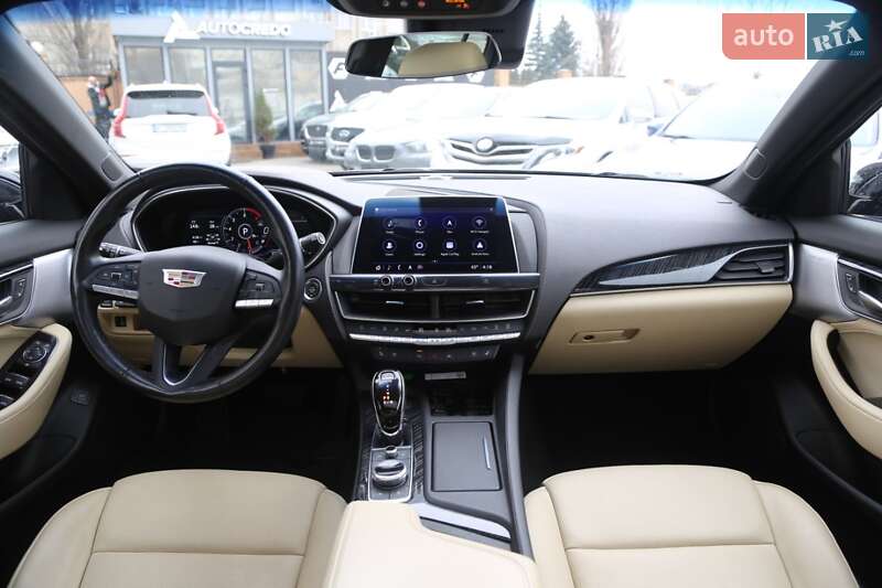 Седан Cadillac CT5 2020 в 