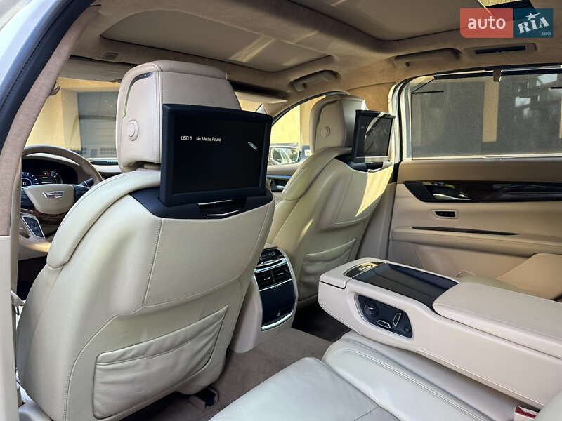 Седан Cadillac CT6 2016 в Буську