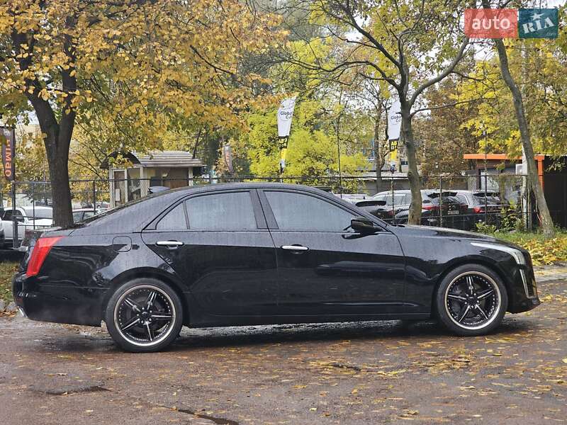 Седан Cadillac CTS 2015 в Львове