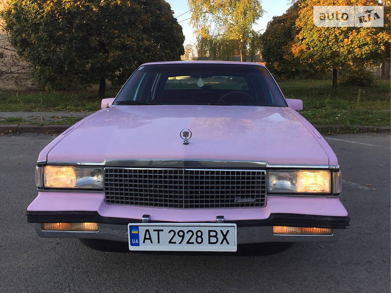 Седан Cadillac DE Ville 1986 в Івано-Франківську