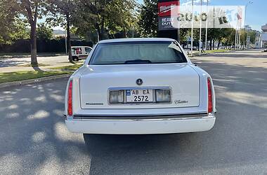 Седан Cadillac DE Ville 1996 в Киеве