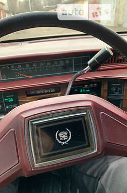 Седан Cadillac DE Ville 1989 в Днепре