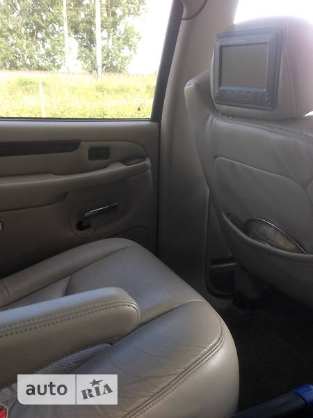 Внедорожник / Кроссовер Cadillac Escalade 2003 в Ровно