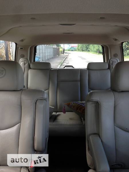 Внедорожник / Кроссовер Cadillac Escalade 2003 в Ровно