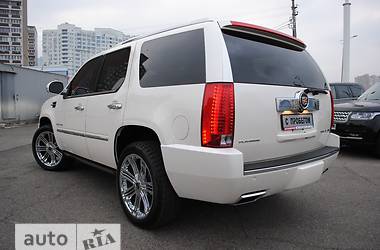 Внедорожник / Кроссовер Cadillac Escalade 2013 в 
