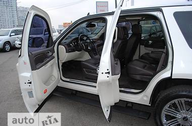 Внедорожник / Кроссовер Cadillac Escalade 2013 в 