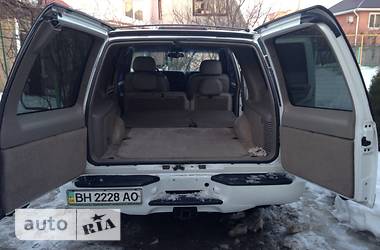 Внедорожник / Кроссовер Cadillac Escalade 2000 в 