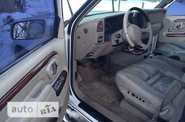 Внедорожник / Кроссовер Cadillac Escalade 2000 в 