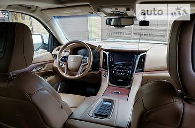 Внедорожник / Кроссовер Cadillac Escalade 2015 в Киеве