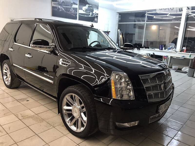 Внедорожник / Кроссовер Cadillac Escalade 2010 в Киеве
