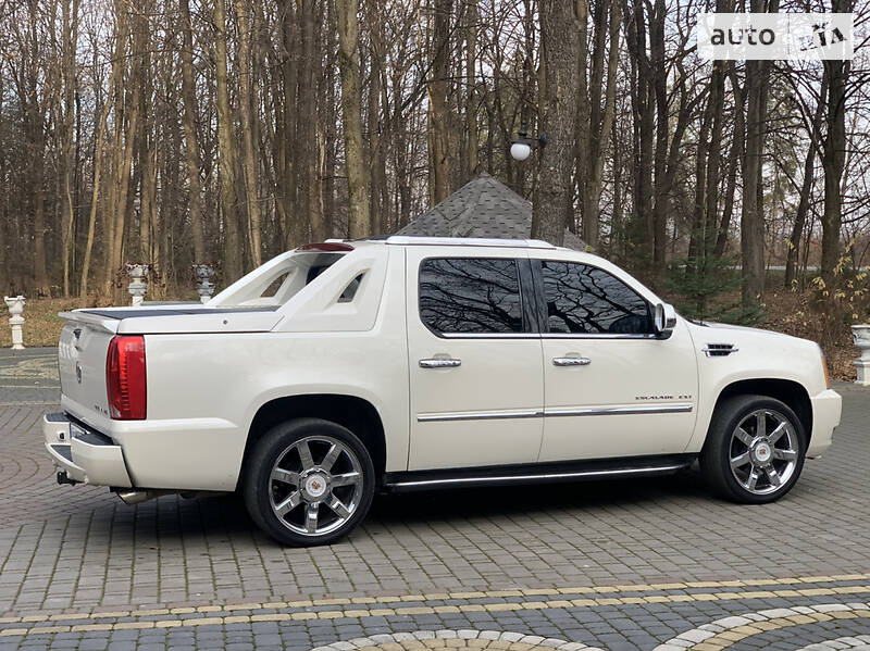 Пикап Cadillac Escalade 2012 в Ивано-Франковске