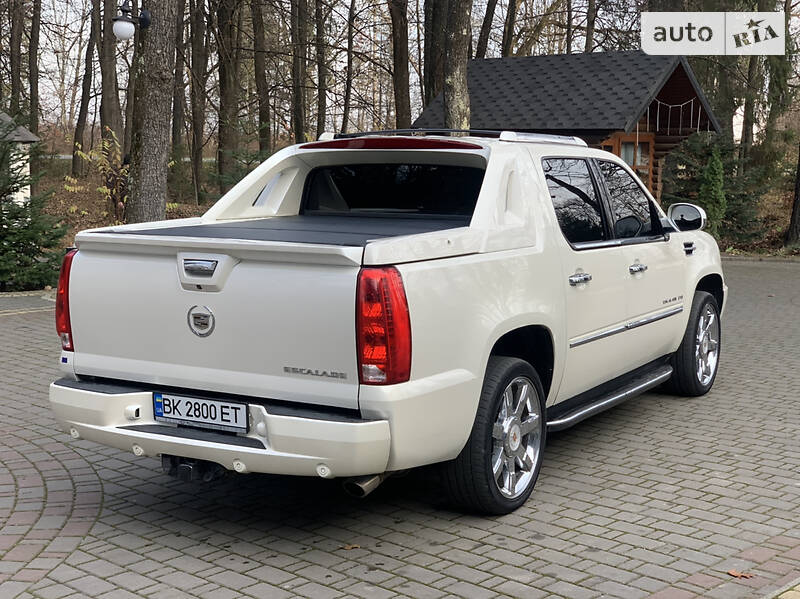Пикап Cadillac Escalade 2012 в Ивано-Франковске