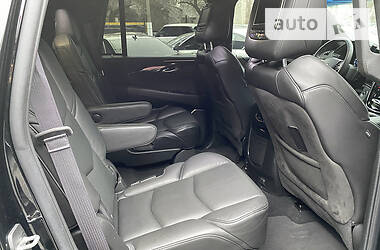 Внедорожник / Кроссовер Cadillac Escalade 2016 в 