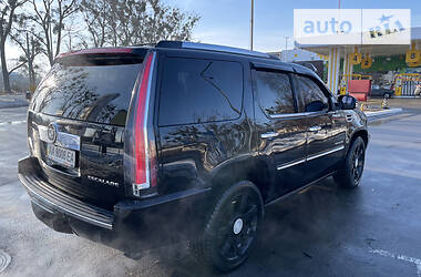 Внедорожник / Кроссовер Cadillac Escalade 2008 в 