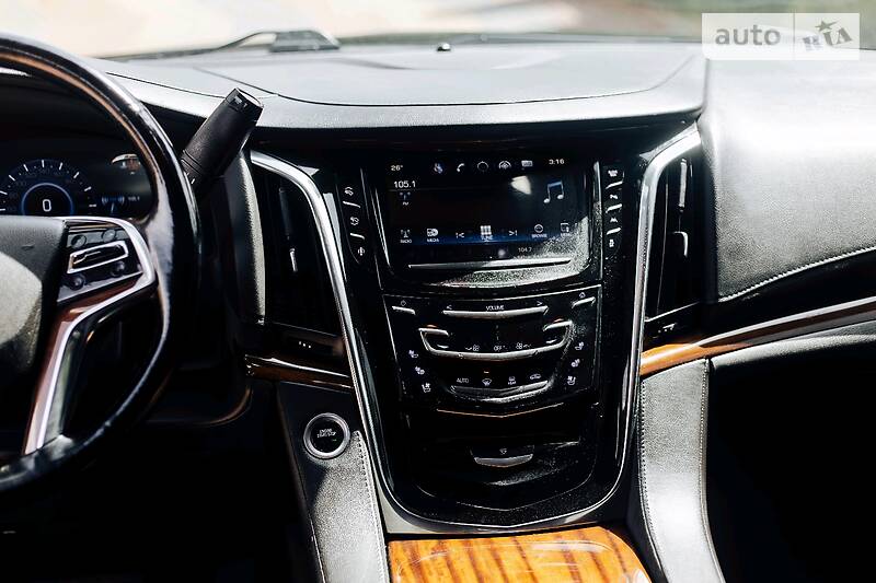 Позашляховик / Кросовер Cadillac Escalade 2015 в Тячеві