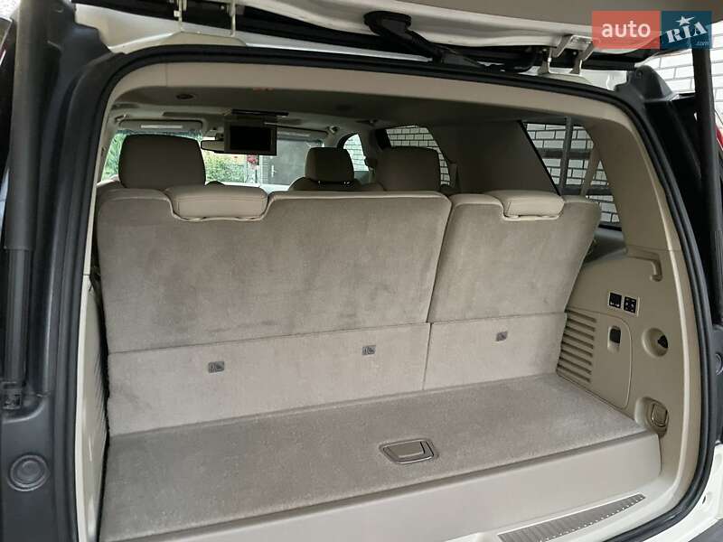 Внедорожник / Кроссовер Cadillac Escalade 2015 в Киеве фото 16 Внедорожник / Кроссовер Cadillac Escalade 2015 в Киеве