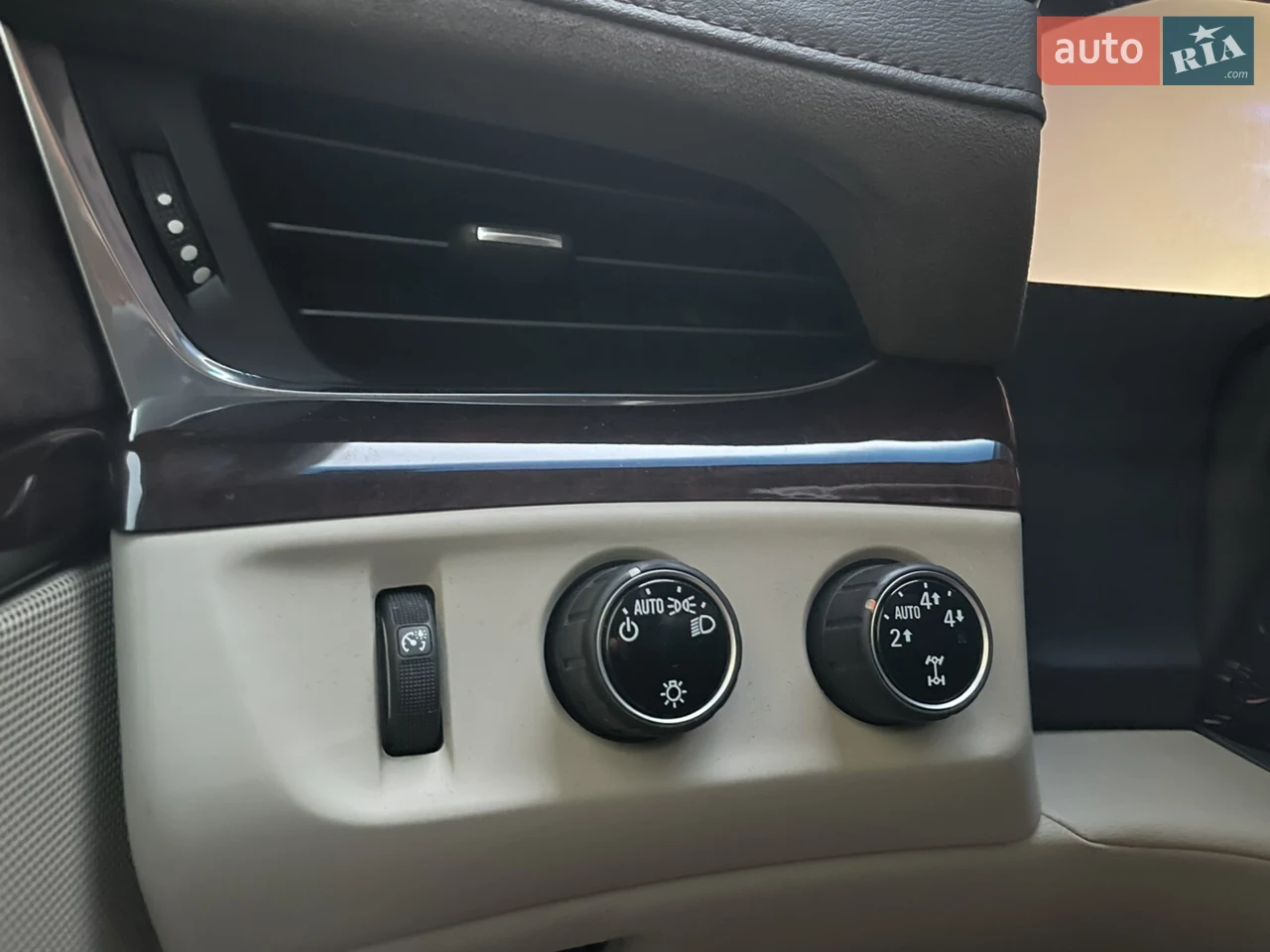 2015 Cadillac Escalade - мініатюра 20