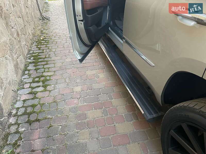 Внедорожник / Кроссовер Cadillac Escalade 2016 в Киеве