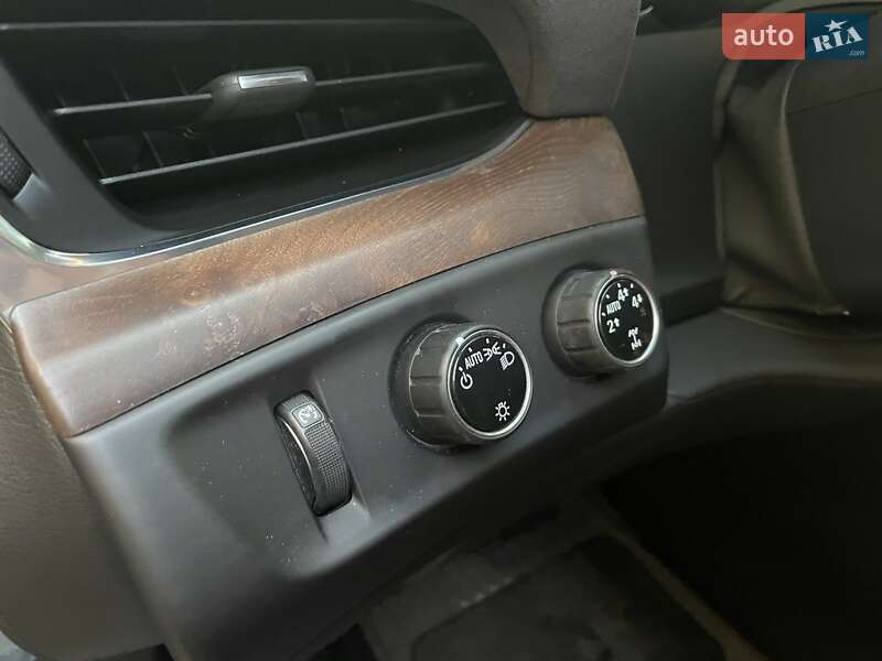 Внедорожник / Кроссовер Cadillac Escalade 2016 в Киеве