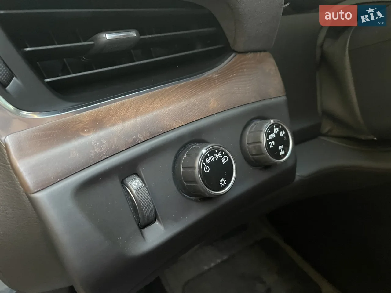2016 Cadillac Escalade - мініатюра 17
