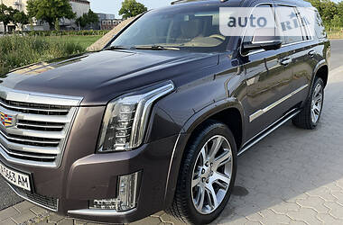 Позашляховик / Кросовер Cadillac Escalade 2016 в Києві